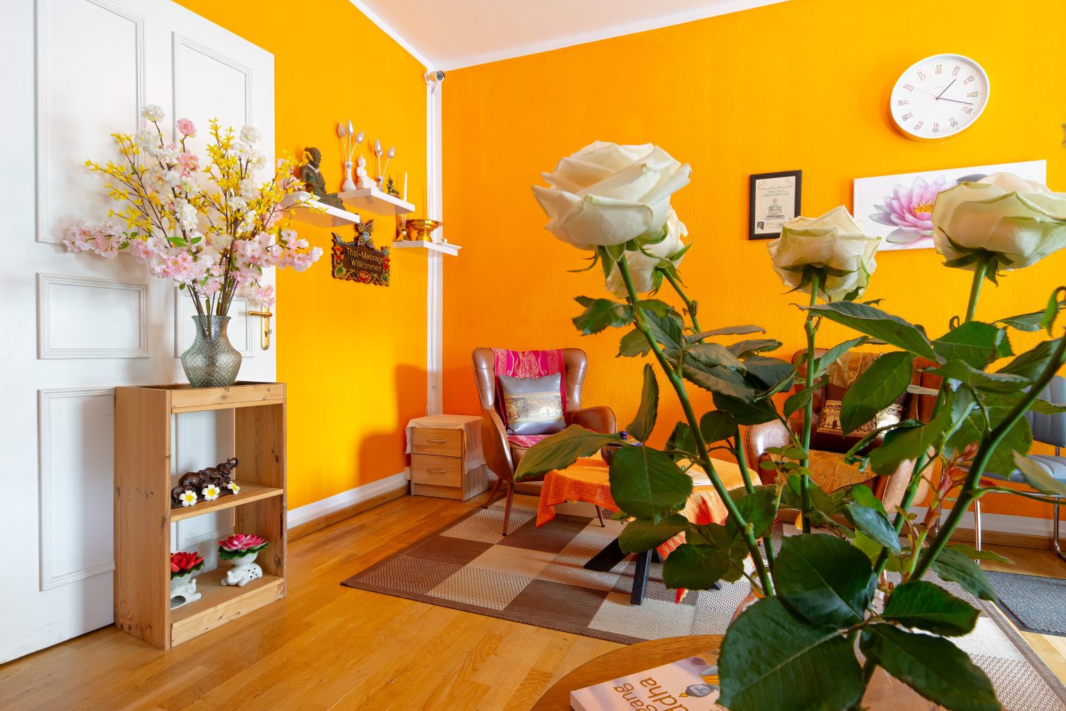 Einblick in Fon Nantana Thaimassage in Berlin Köpenick Empfangs- und Sitzbereich bei Fon Nantana Thaimassage in Berlin Köpenick
